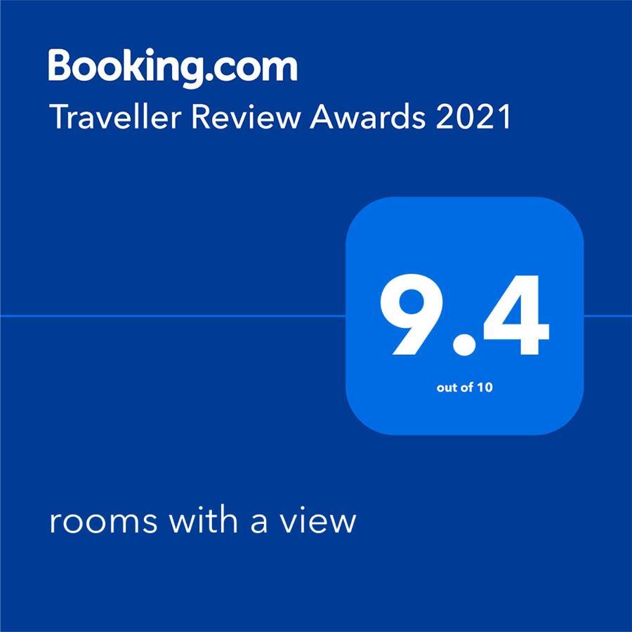 Rooms With A View Haywards Екстериор снимка